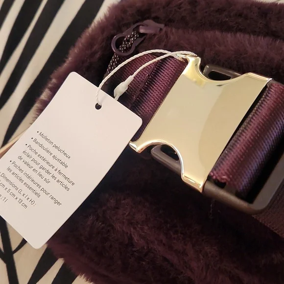 Everwhere Belt Bag 1L - Picture 8 of 11